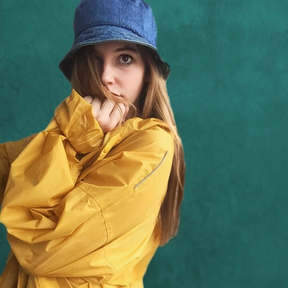 Meet your Posher, Shelby! - Picture 2 of 5